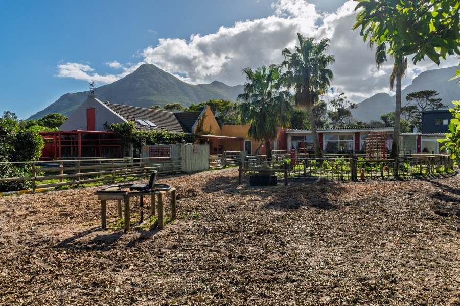 4 Bedroom Property for Sale in Meadowsteads Western Cape